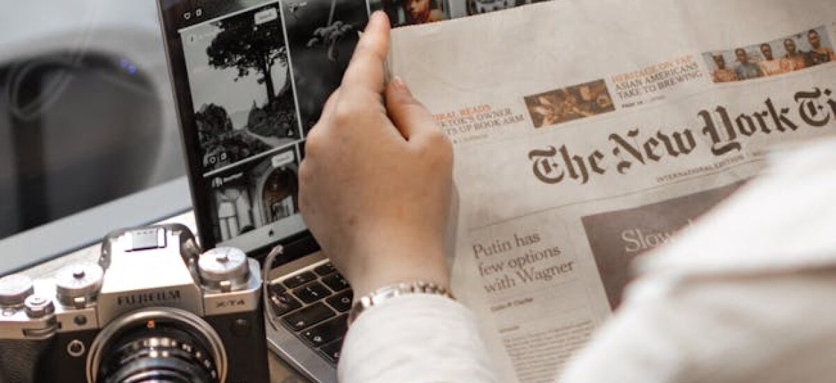 journalist working on laptop