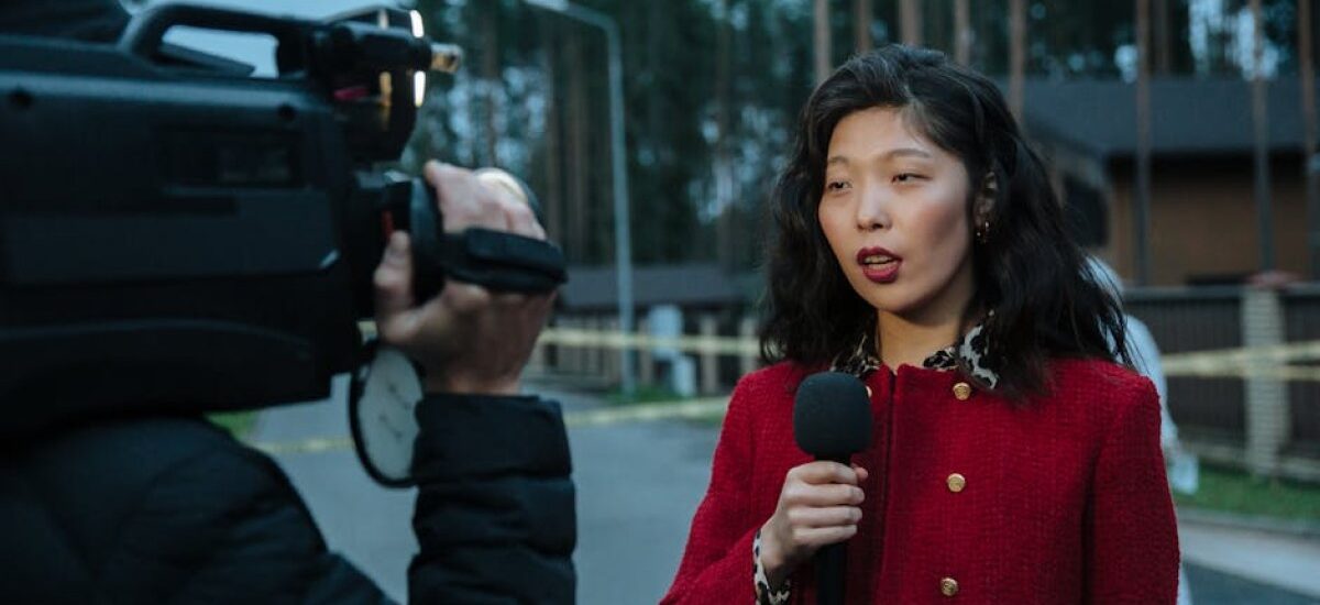 journalist ethics microphone